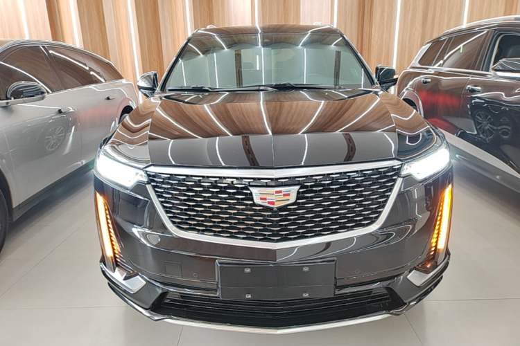 Cadillac XT6 2022 — фото 2