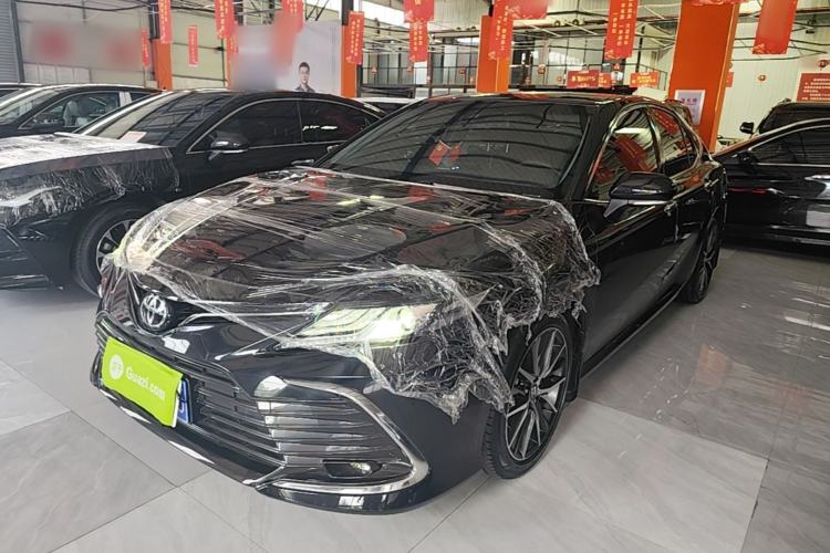 Toyota Camry 2021 — фото 1