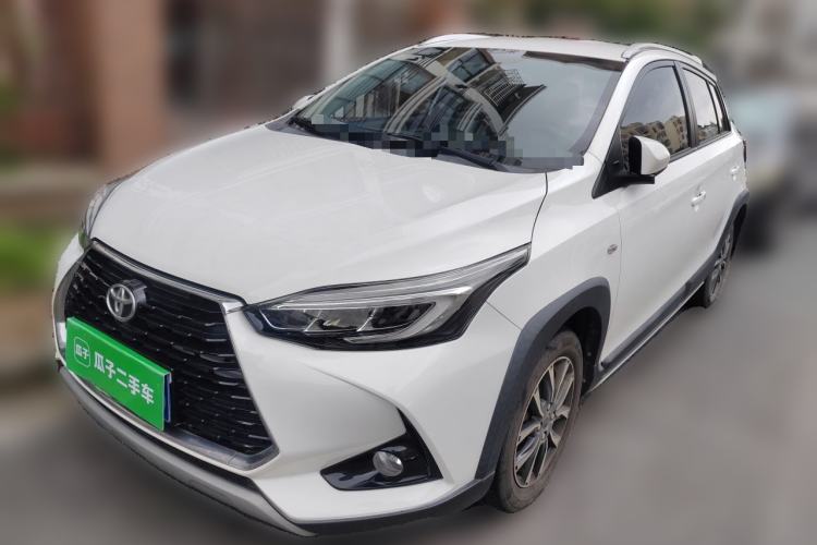 Toyota YARiS L 2022 — фото 1