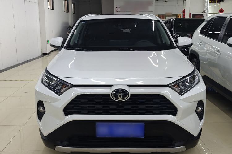 Toyota RAV4 2021 — 2