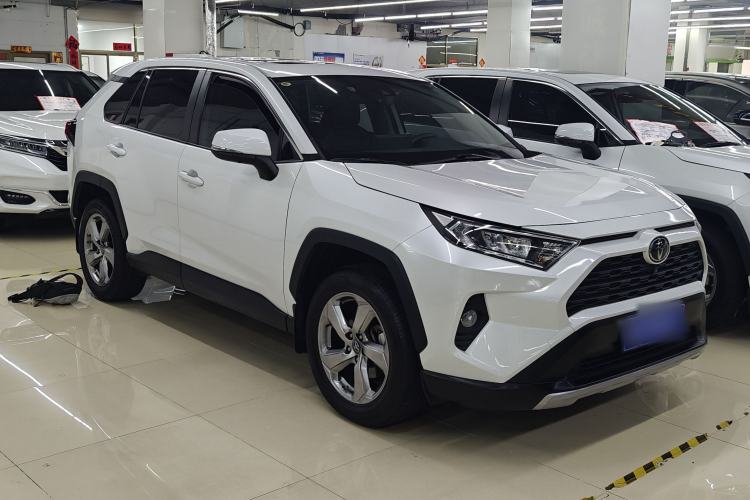 Toyota RAV4 2021 — 3