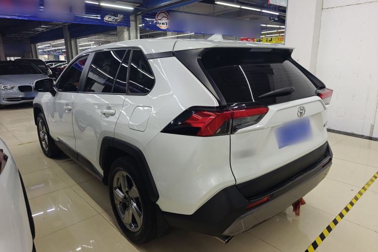 Toyota RAV4 2021 — 4