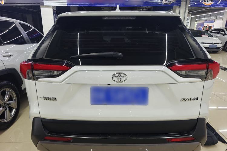Toyota RAV4 2021 — 5
