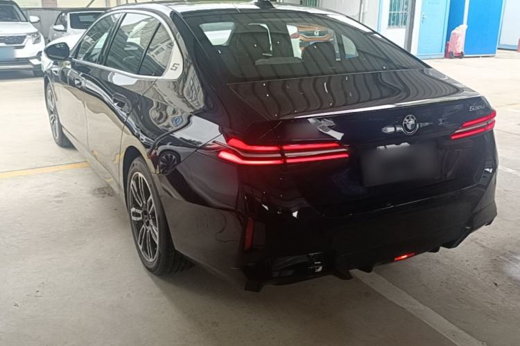 BMW 530Li 2026 — 4