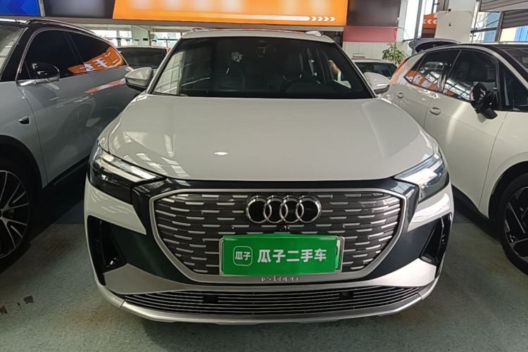 Audi Q4 e-tron 2023 — 2