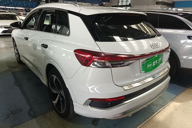 Audi Q4 e-tron 2023 — 4