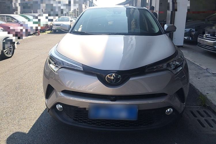 Toyota C-HR 2020 — фото 2