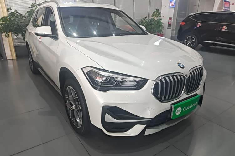 BMW X1 2021 — фото 3