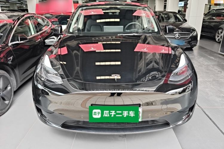 Tesla Model Y 2023 — 2