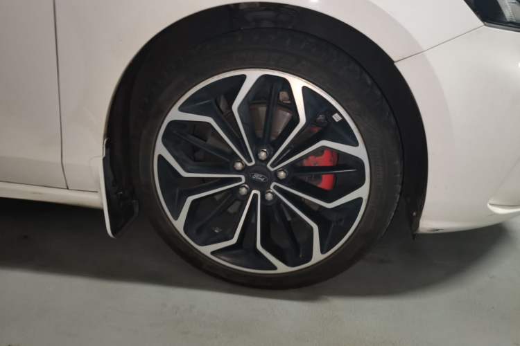 Ford Focus 2021 — 5