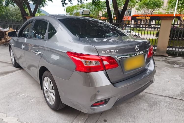 Nissan Sentra 2024 — 4