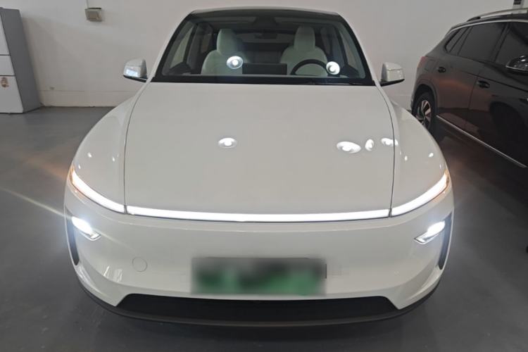 Tesla Model Y 2026 — 2