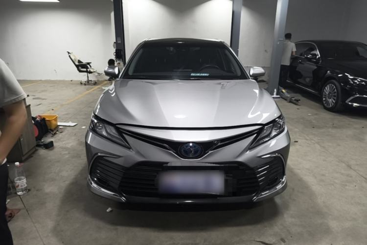 Toyota Camry 2021 — фото 2