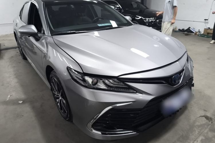 Toyota Camry 2021 — фото 3