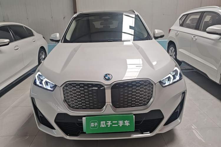 BMW iX1 2023 — 2