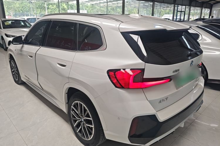 BMW iX1 2023 — 4