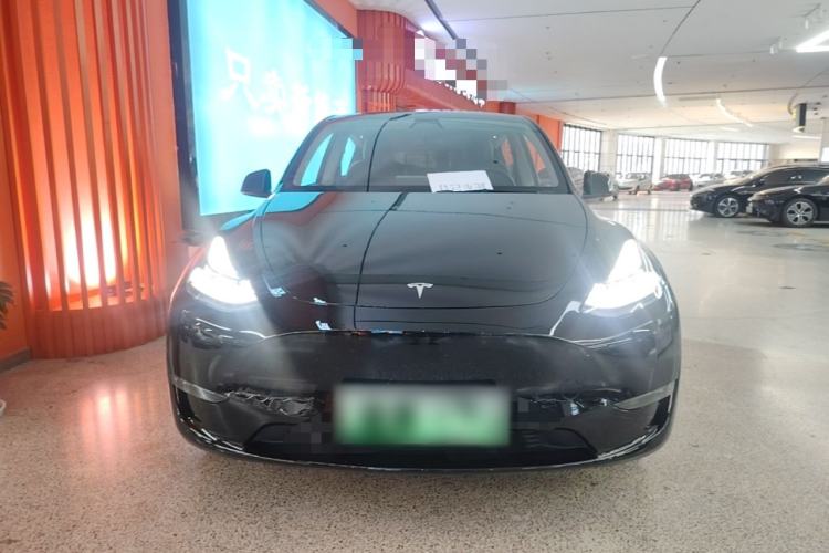 Tesla Model Y 2021 — 2
