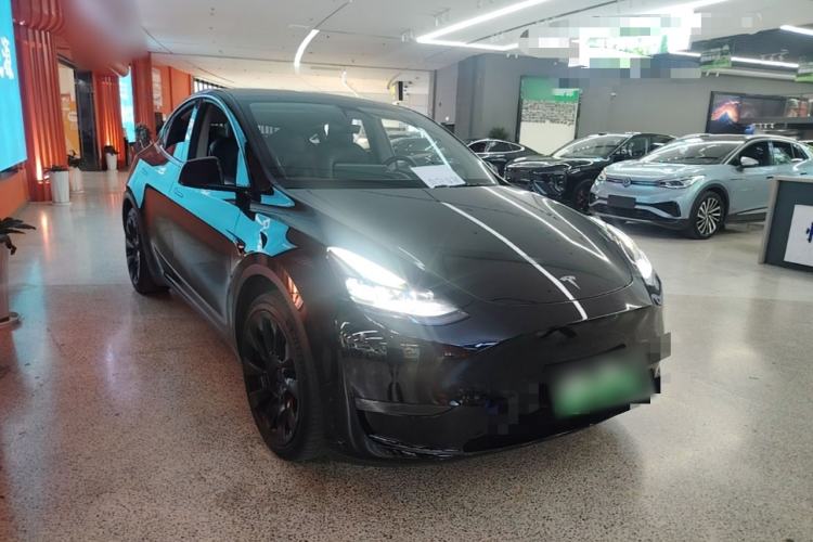 Tesla Model Y 2021 — 3
