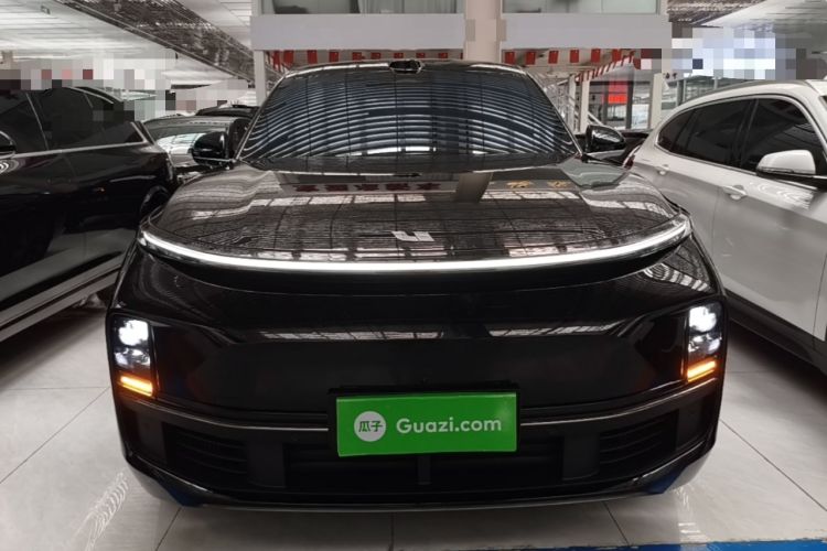 Li Auto L8 2025 — 2