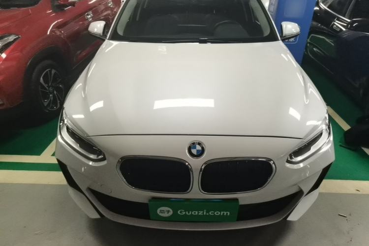 BMW 120i 2021 — 2