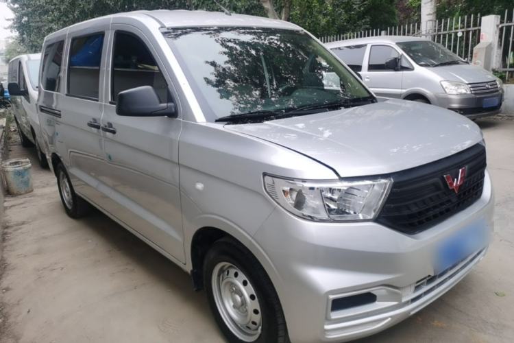 Wuling Hongguang V 2022 — 3