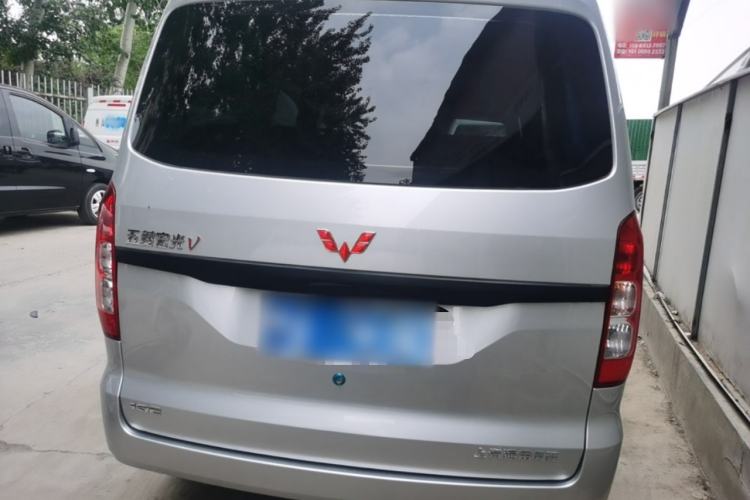 Wuling Hongguang V 2022 — 5