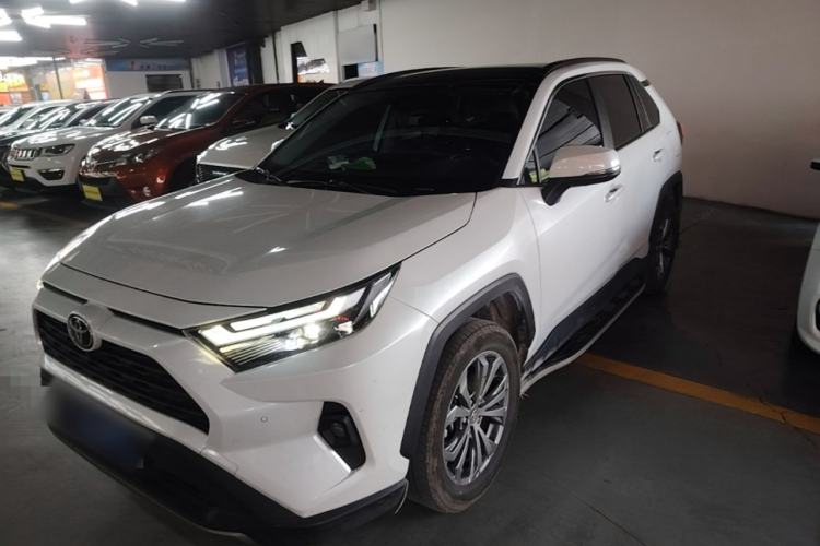 Toyota RAV4 2023 — фото 1