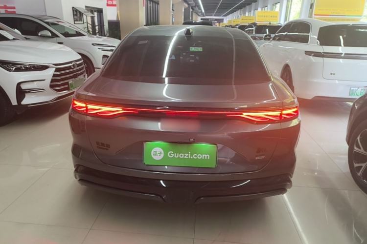 BYD Han L 2025 — 5