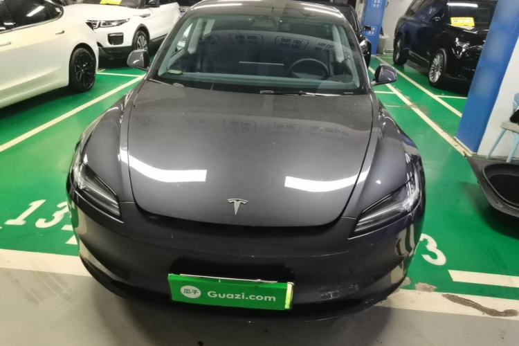 Tesla Model 3 2023 — 2