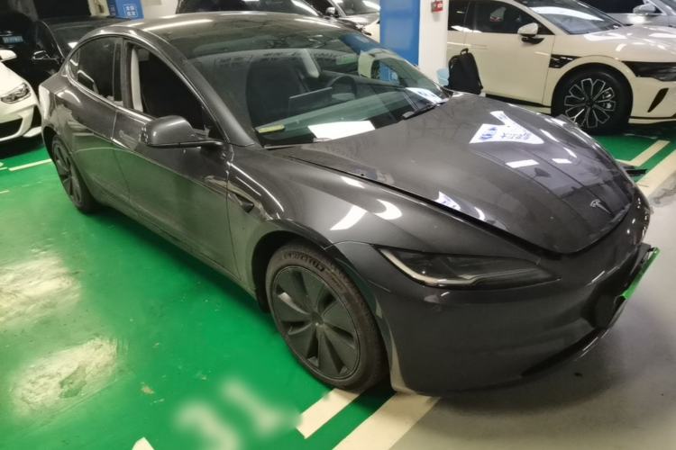 Tesla Model 3 2023 — 3