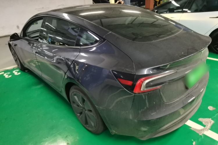 Tesla Model 3 2023 — 4
