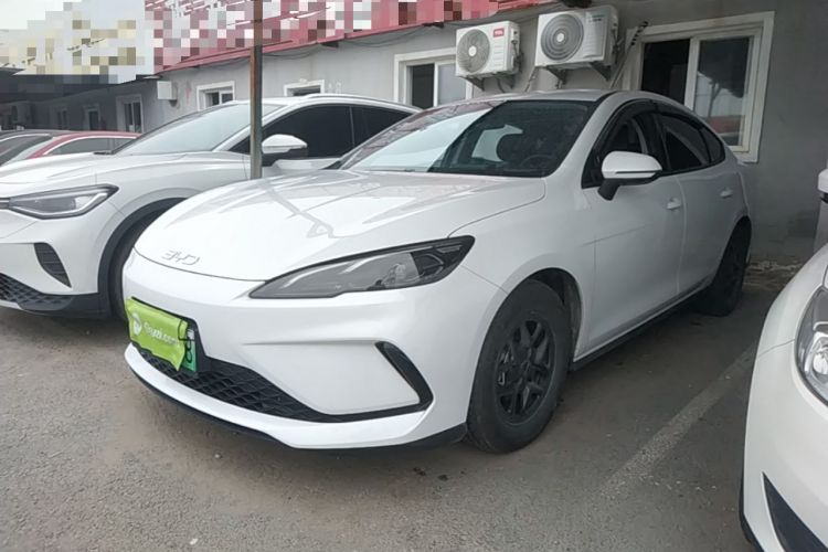 BYD Seal 05 DM-i 2025 — фото 1