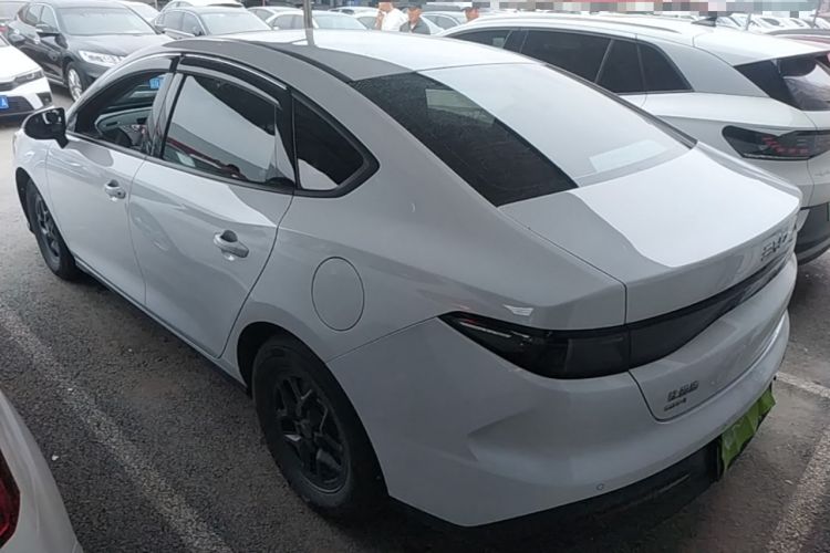 BYD Seal 05 DM-i 2025 — фото 4