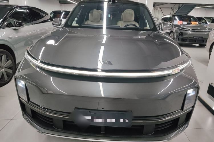 Li Auto L8 2025 — 2