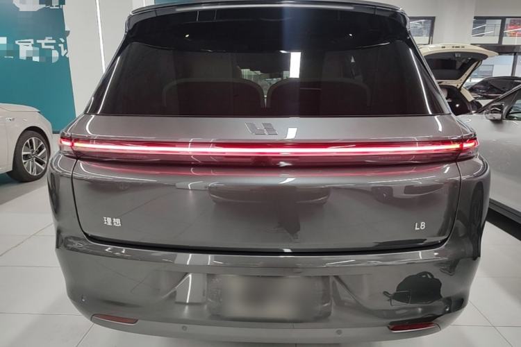 Li Auto L8 2025 — 5