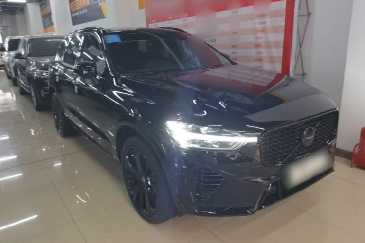 Volvo XC60 2025 — 3
