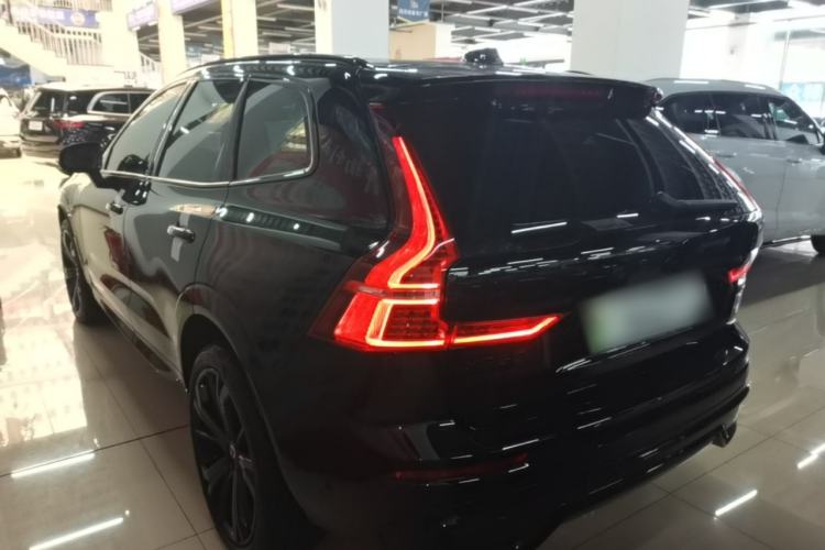 Volvo XC60 2025 — 4