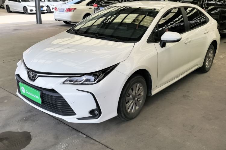 Toyota Corolla 2023 — фото 1