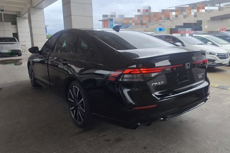 Honda Accord 2023 — 4