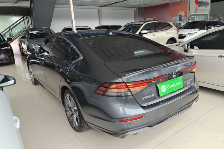 Honda Accord 2023 — 4
