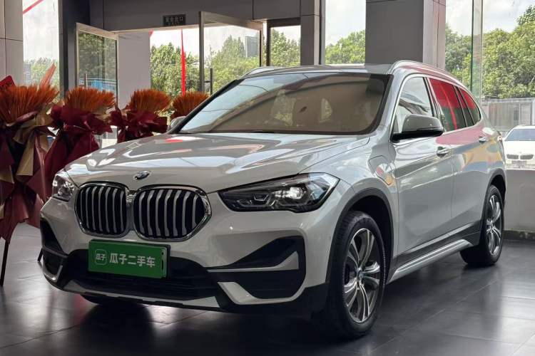 BMW X1 2020 — фото 1