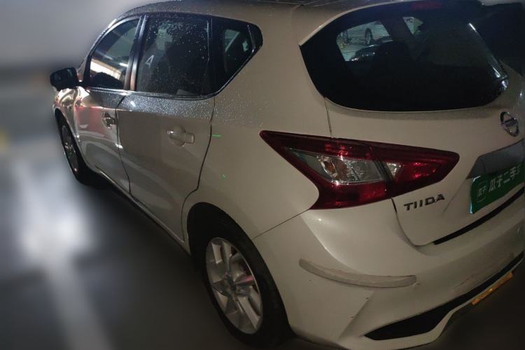 Nissan Tiida 2021 — 4