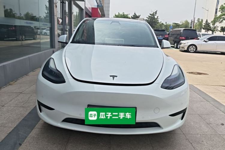 Tesla Model Y 2022 — 2