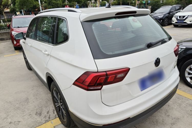 Volkswagen Tiguan L 2021 — 4