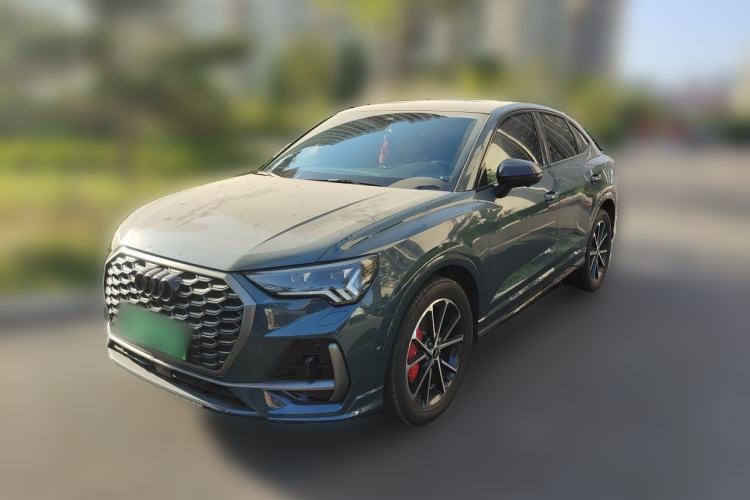 Audi q3 sportback 2024 — фото 1