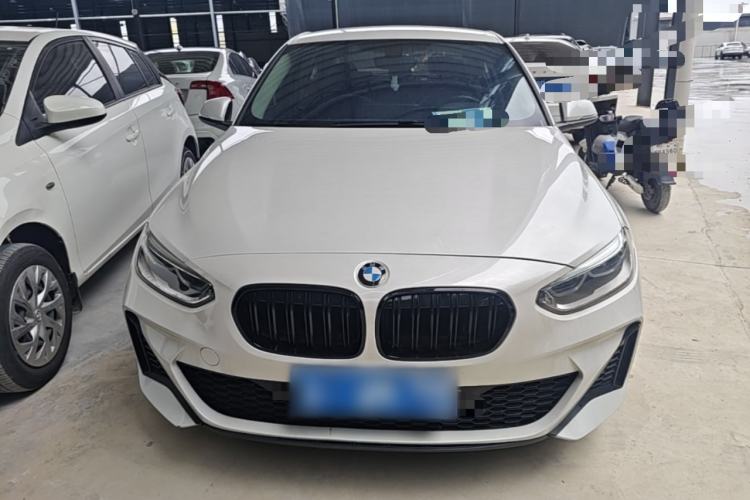 BMW 120i 2023 — фото 2