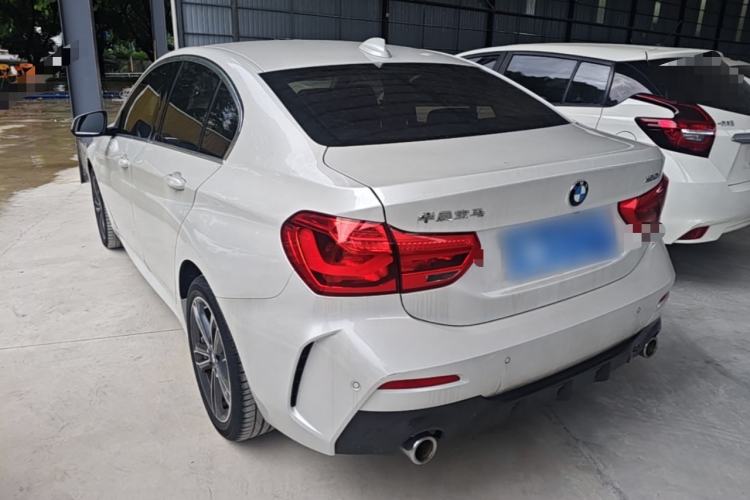 BMW 120i 2023 — фото 4