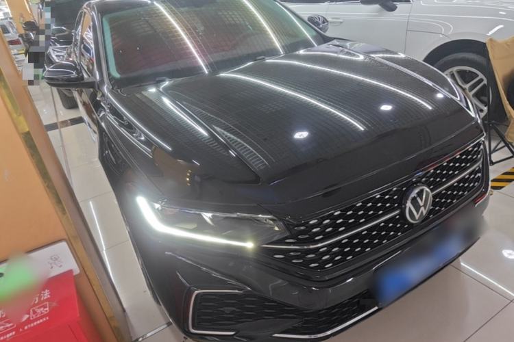 Volkswagen Passat 2025 — 3