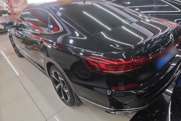 Volkswagen Passat 2025 — 4
