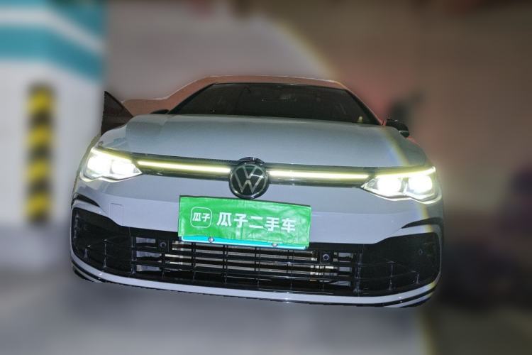 Volkswagen Golf 2021 — 2
